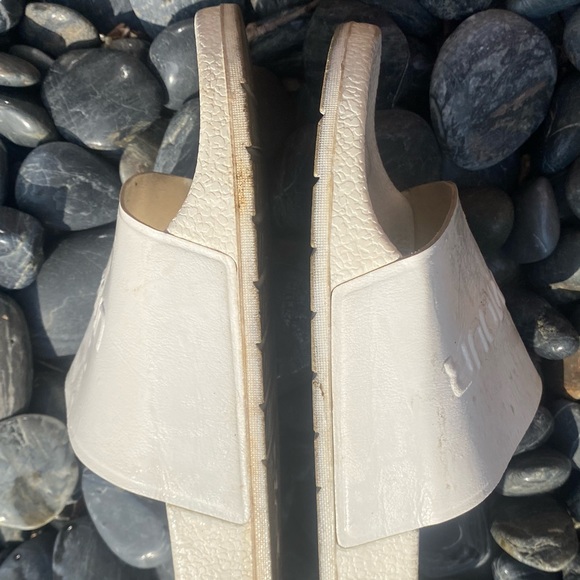 Under armor slides - Picture 5 of 5